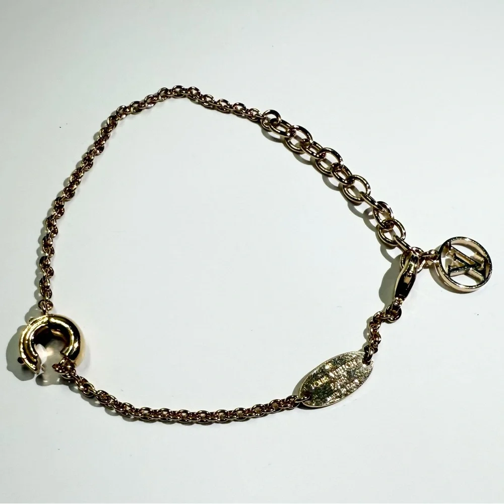 Louis Vuitton- LV & Me bracelet. Initial C. - Picture 2 of 7